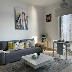 Yas Island - 2 Bedrooms, 2 Toilet With Shared Pool & Parking شقة